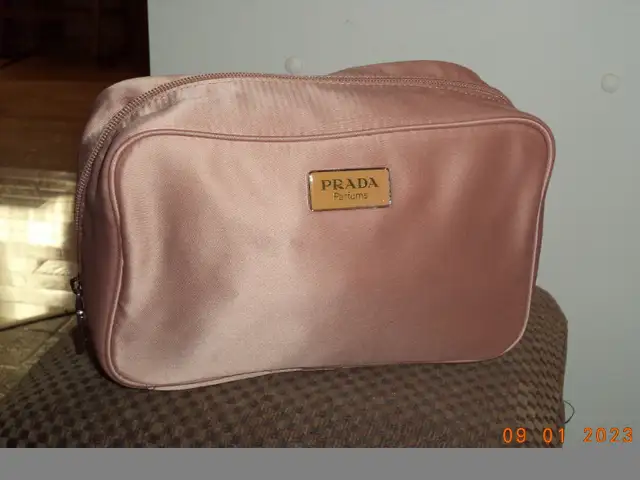 Pochette 3 in Other in Drummondville - Image 3