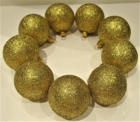9 POLISH GOLD GLITTER GLASS HANGING ORNAMENTS, NOT USED