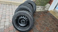 Ensemble pneus et roues 215-60R16