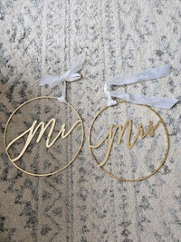 Mr and Mrs wedding signs