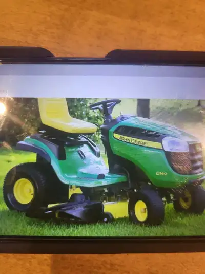 Fonctionne très bien. 2000$ firm. Téléphone 506 888 3450 John Deere D140 ,22 forces v Twin 48 po. De...