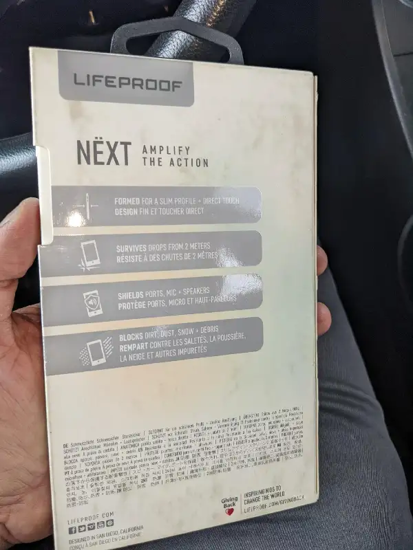 LifeProof Next Snowproof iPhone 7/8 Plus Case Black Crystal in Cell Phone Accessories in Mississauga / Peel Region - Image 9