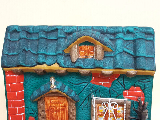 Vintage Hand Painted Ceramic Mexican Casa Plaque in Arts & Collectibles in Mississauga / Peel Region - Image 2