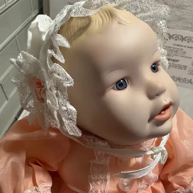 baby Heather with original pillow and certificate. in Arts & Collectibles in Oshawa / Durham Region - Image 8