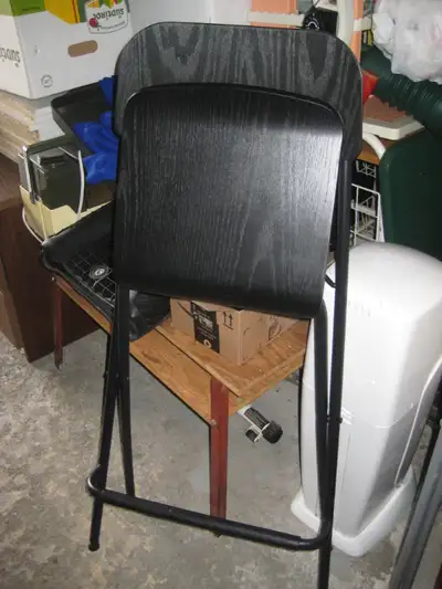 ****** MULTIPLE ITEMS priced individually ********** I have a few folding chairs for sale in fair co...