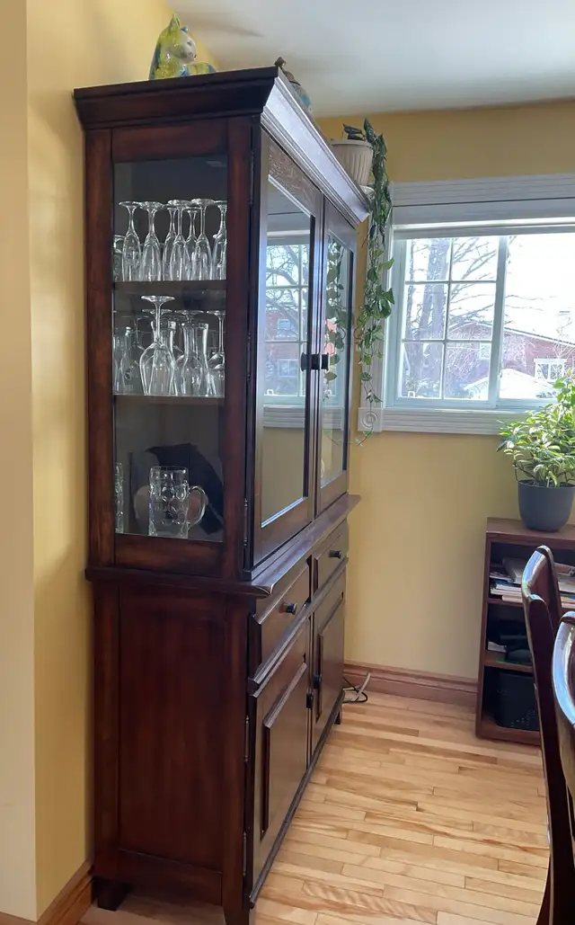 vaisselier in Dining Tables & Sets in Longueuil / South Shore - Image 7
