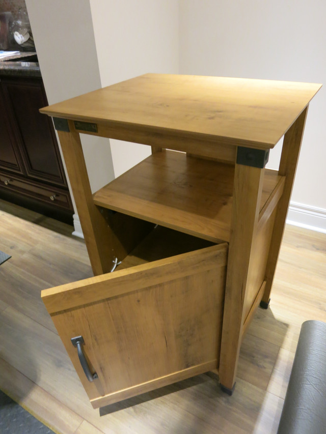 Solid Pine Wooden Cabinet in Hutches & Display Cabinets in Markham / York Region - Image 3