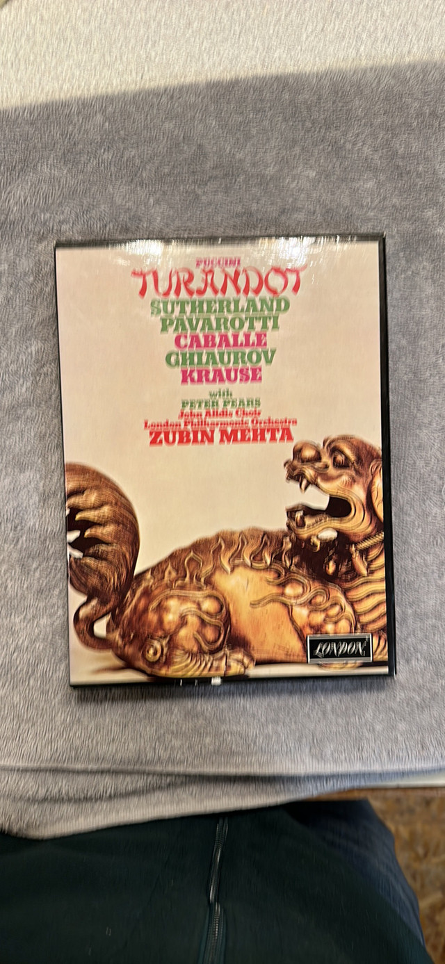 Cassette Set Puccini Turandot With Booklet In A Box Set Includin in CDs, DVDs & Blu-ray in Ottawa