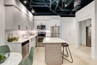 1 Bed 1 Bath Condo for Rent by Little Lake in Barrie!