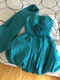 Originale,Très belle Robe courte,vert Aqua .Mariage ,bal et ....