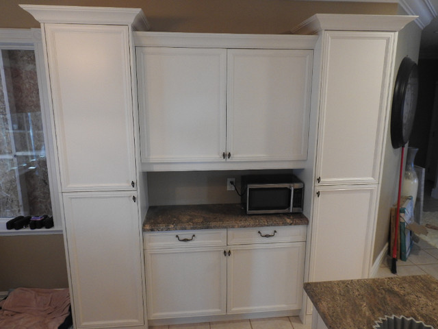 Kitchen with granite countertops.  Excellent quality. in Cabinets & Countertops in Barrie - Image 3