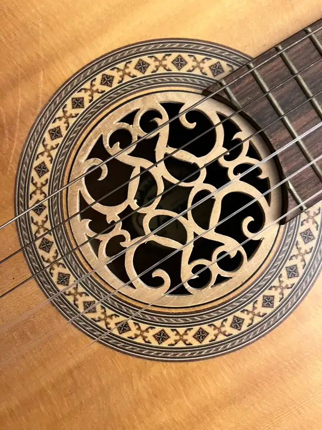 Guitare classique Bjarton Isabella in Guitars in City of Montréal - Image 3