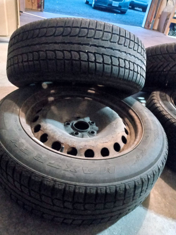 225/60 R18 Winter Tires and Rims in Tires & Rims in Napanee - Image 2