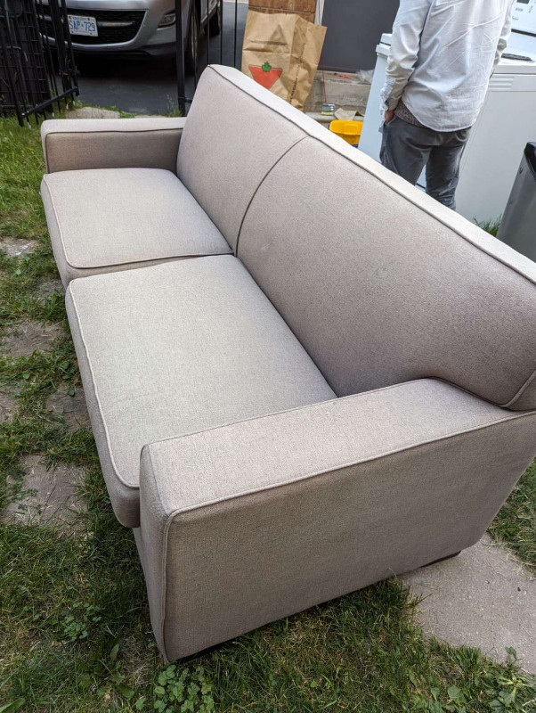 Ashley pull out sofa bed Couches & Futons City of Toronto Kijiji