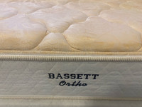 Quality queen mattress (& boxspring, frame, duvet): like new