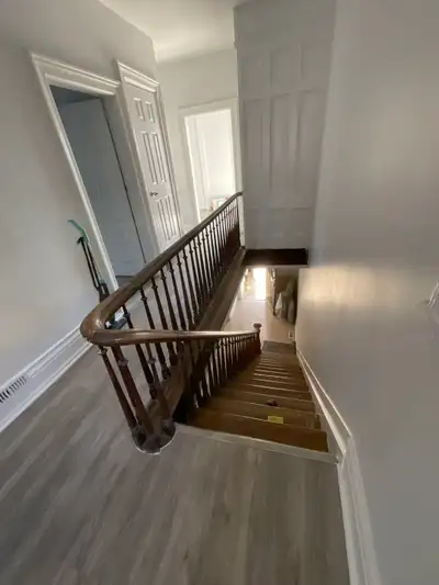 ️ Downtown Toronto – Unfurnished 3 Bedroom + 1 Washroom Unit for Rent Spacious unfurnished 3-bedroom...