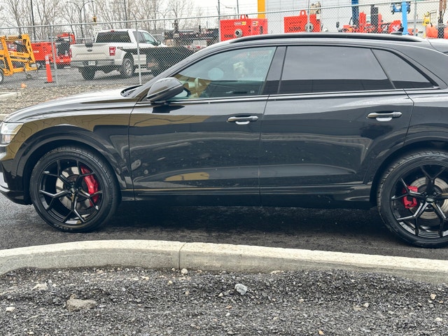 AUDI SQ8 2023 — photo 3