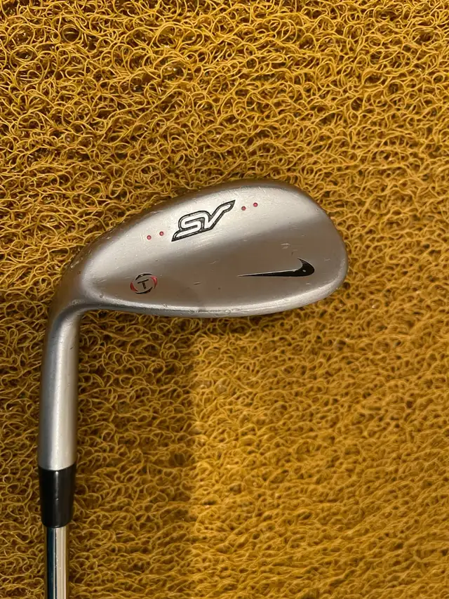 NIKE SV Tour 58 Degree Lob Wedge Golf Club Left Handed in Golf in City of Toronto - Image 2
