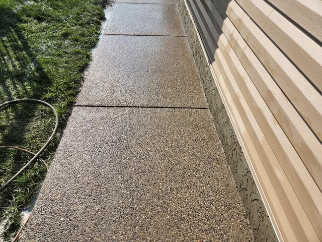 Concrete-Steps and Top Caps,Walkways,Shed &Hot tub Pads,Exposed - Hamilton in Brick, Masonry & Concrete in Hamilton