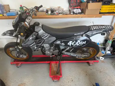 Well maintained, new oil, Yoshimura Exhaust, 10000km on it. No issues at all