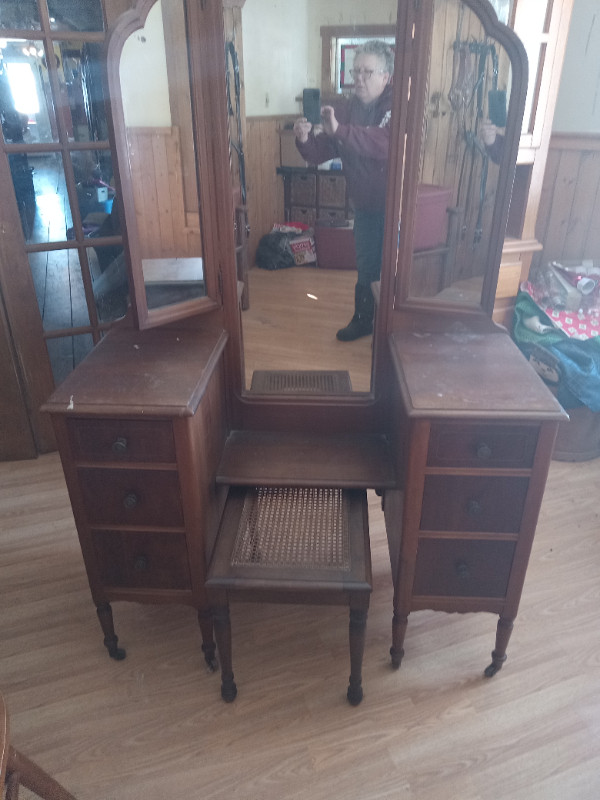 Antique dresser in Dressers & Wardrobes in Brandon