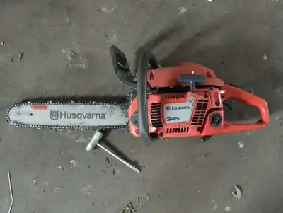 Husqvarna 345 chainsaw