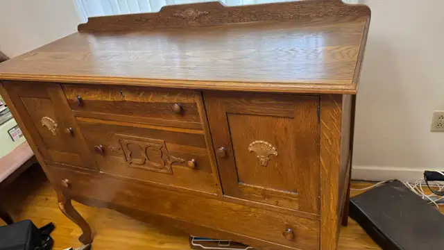 Antique Oak Sideboard in Hutches & Display Cabinets in Edmonton - Image 6