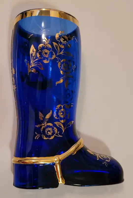 Vintage San Marino Cobalt Blue Glass Boot Glass w/ Gold Flowers in Arts & Collectibles in Oshawa / Durham Region - Image 11