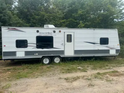 2012 Jayco Kingsport Lite 30ft Bunkhouse Travel Trailer – Clean, Spacious, Family-Ready We’re sellin...