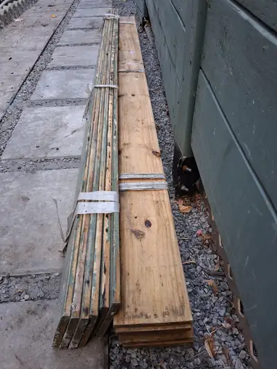 Planches bois traité usagées 1 po x 6 po x 96 po, View more