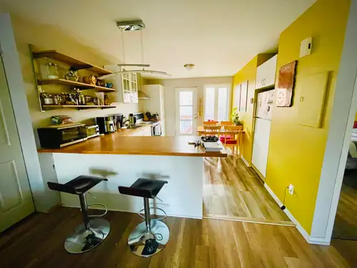BEAU 4 1/2 AU CŒUR DE SAINT ROCH ! ! ! Situé au 777 rue de la salle, Québec. (3e étage) - BALCON ARR...