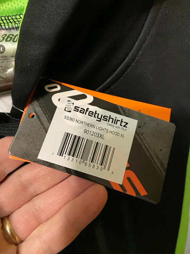 SafetyShirtz High Visibility Hoodie Northern Lights Reflective in Men's in Oshawa / Durham Region - Image 4