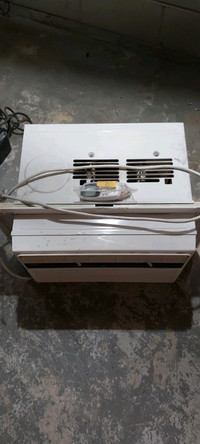 6000 BTU Air Conditioner with Remote 