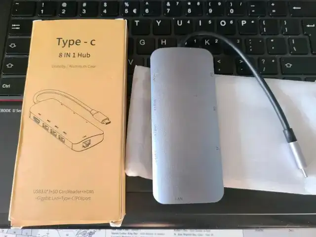 USB Type C 8 in 1 Hub Unibody / Aluminum Case - 4K HDMI in Cables & Connectors in City of Toronto - Image 2
