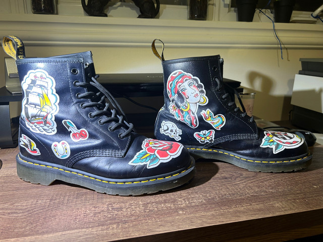 Doc Martens Chris Lambert Black Tattoo BootsSize 11M dans Chaussures pour hommes  à Ville de Montréal - Image 2