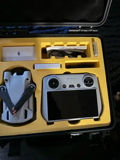 DJI Mini 3 Pro with fly more pack, View more