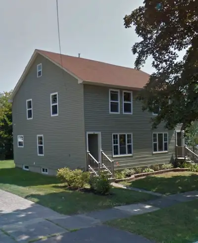 3 bed semi in mature jones lake area. Heat included!