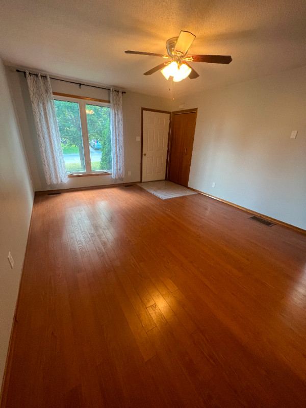 Student Residence Near Fleming College Room Rentals & Roommates