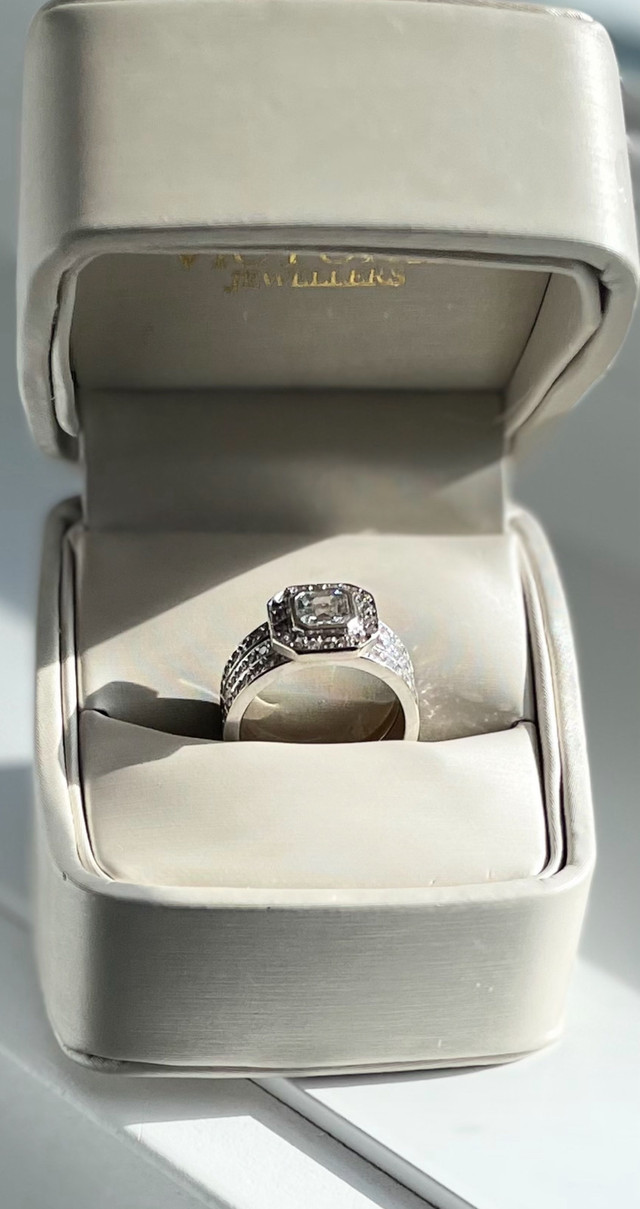 18k white gold wedding ring set  in Jewellery & Watches in Regina - Image 2