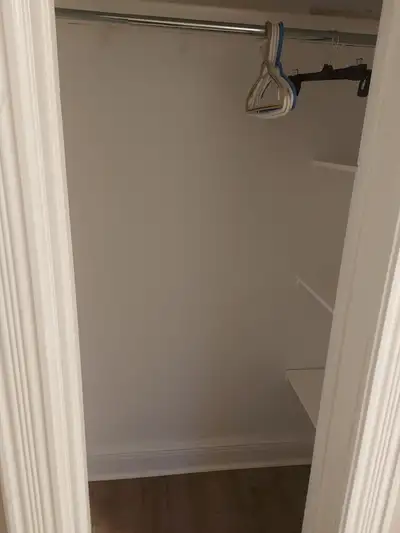 Very nice clean room in Oshawa - Month to Month Rent