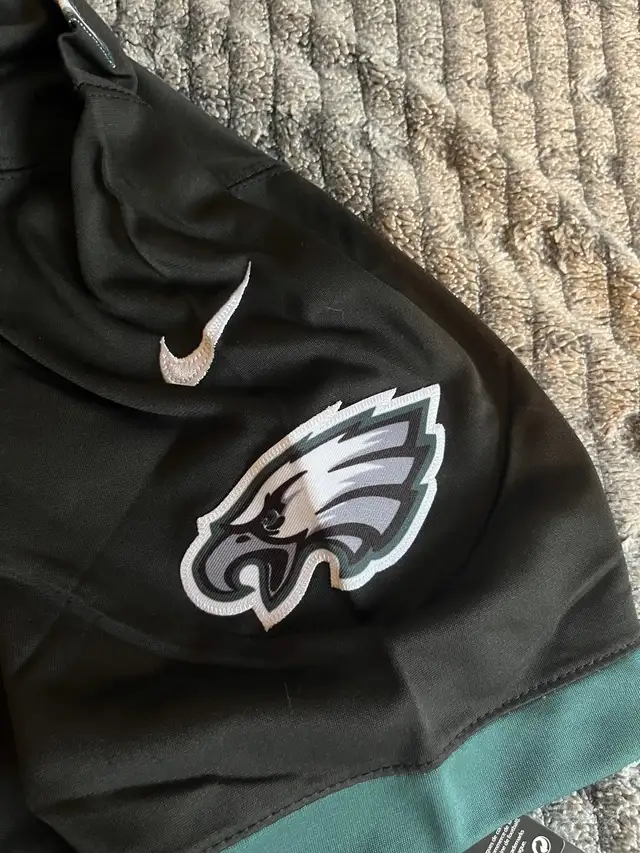 Jalen Hurts Philadelphia Eagles Jersey New in Men's in Guelph - Image 4