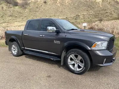 2016 Ram 1500 - Limited Crew Cab 5.6ft 4WD (Fully Loaded) - 172,000 Kms (Low Mileage for Model Year)...