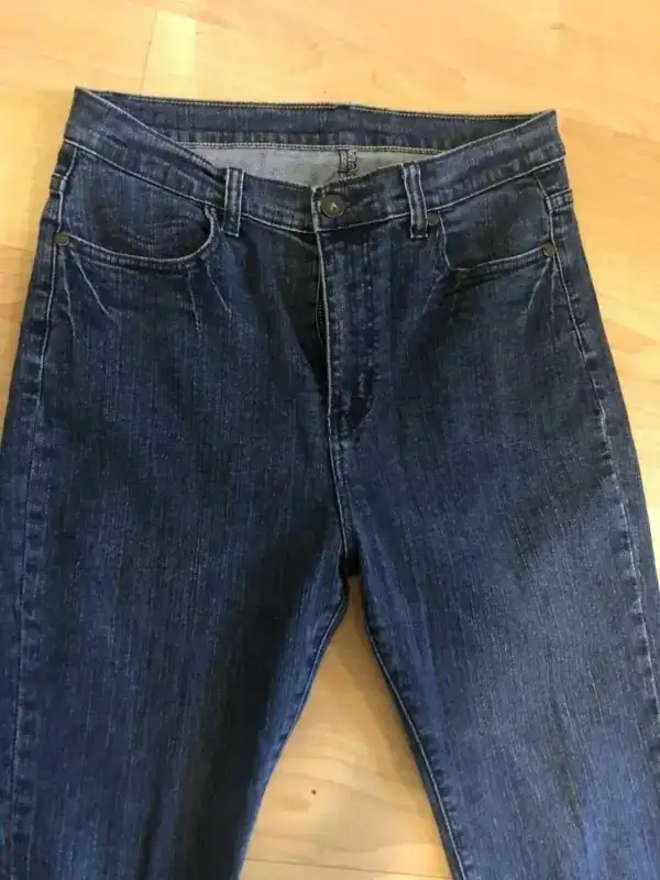 OJO jeans $15, size 28-29 (8-10), high waist, above ankle jeans in Women's - Bottoms in Oakville / Halton Region - Image 4