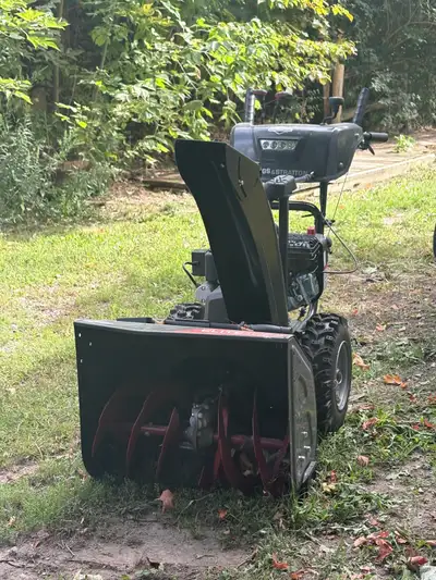 Briggs & Stratton Elite 1024 Snowblower BRAND NEW, View more