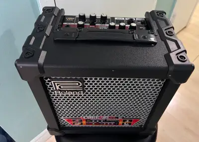 Roland Cube 15X Guitar Amp, View more