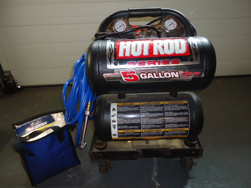 5 gallon air compressor,12 pieces c/i kit.. Power Tools North Bay