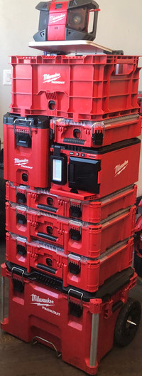 Milwaukee Packout Toolboxes radio/light/charger