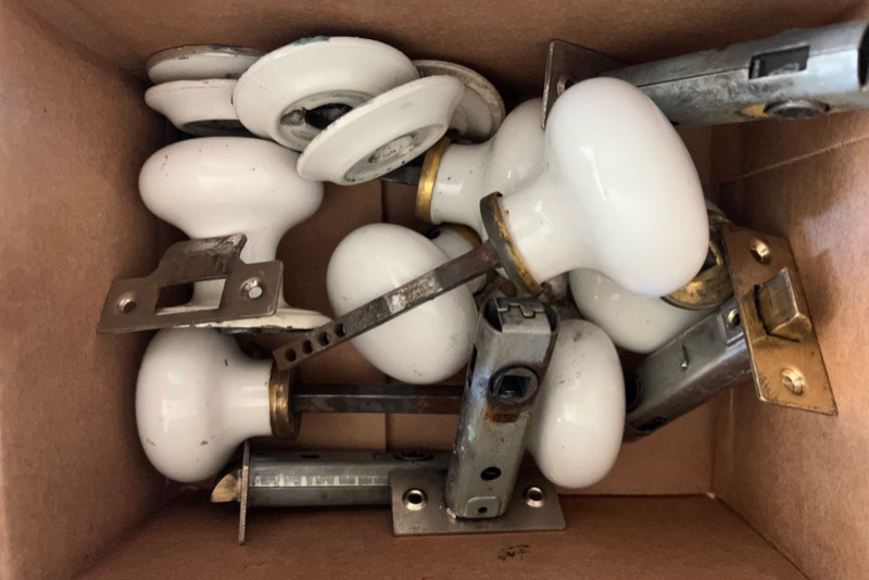 Poignées de porte anciennes en porcelaine Portes, fenêtres et