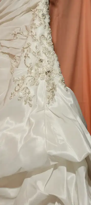 Sottero & Midgley Haute Couture Imperial Wedding Gown in Size 10 in Wedding in Ottawa - Image 6