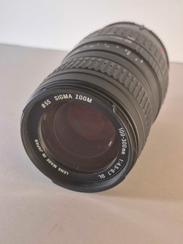 Sigma 100-300mm f4. 5-6.7 (A Mount)  dans Appareils photo et caméras  à Ville de Montréal